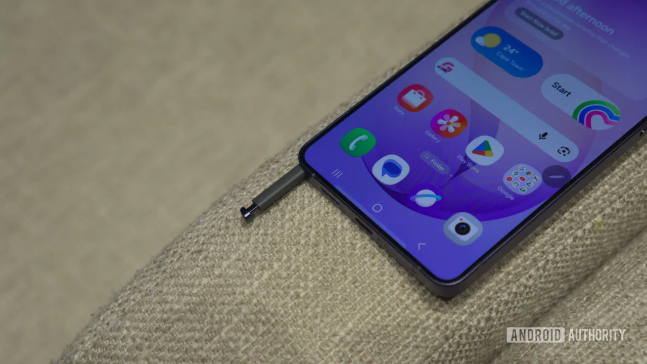 Samsung reportedly drops its ultra-thin display plan for the Galaxy S27 Ultra and keeps full S Pen support