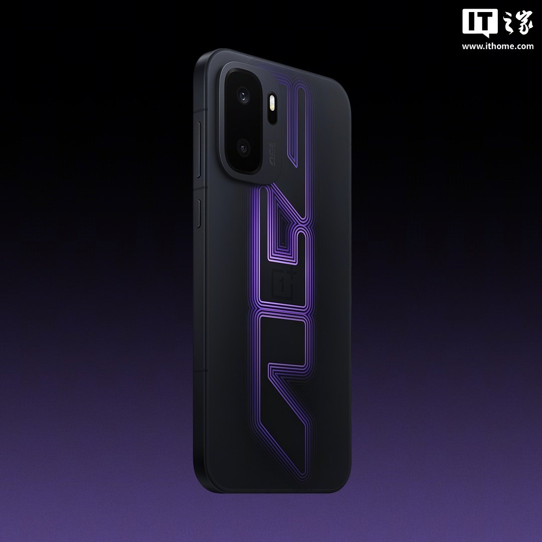 OnePlus Ace 6 Supreme Debuts With a Flat 165Hz Display and Bold New Industrial Design image 2