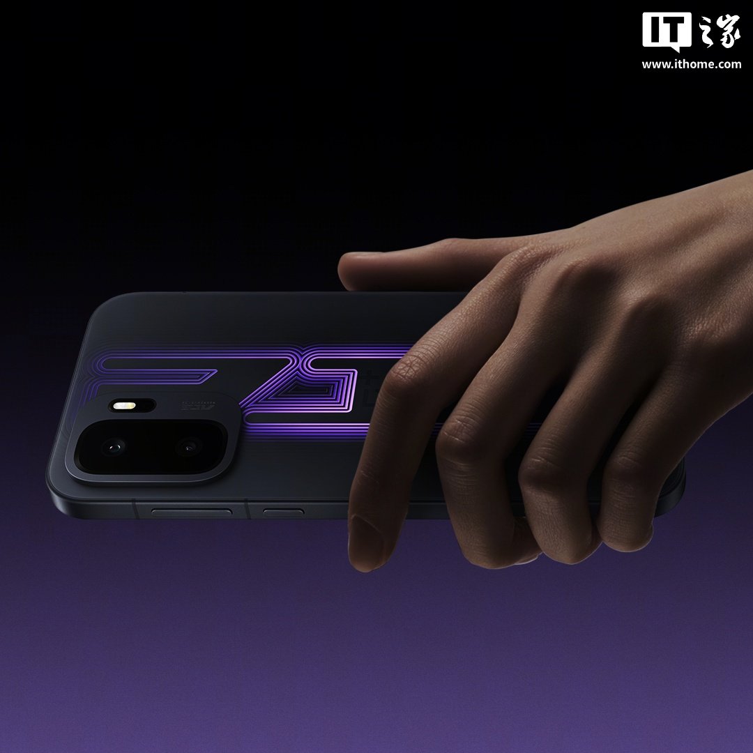 OnePlus Ace 6 Supreme Debuts With a Flat 165Hz Display and Bold New Industrial Design image 3