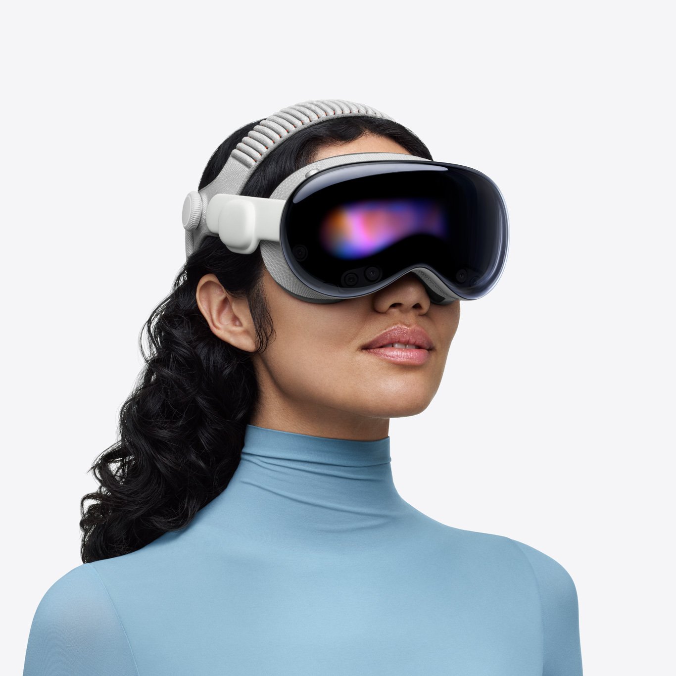 Former Apple employees say Vision Pro’s launch stumbled because the retail rollout couldn’t keep up with the product’s complexity