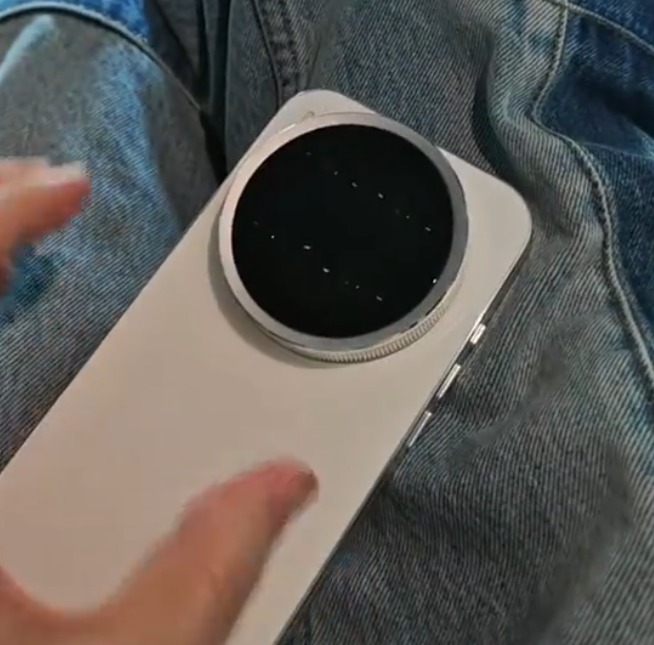 Dreame Shows Off a Modular Smartphone With a Removable Camera Module and Back Cover