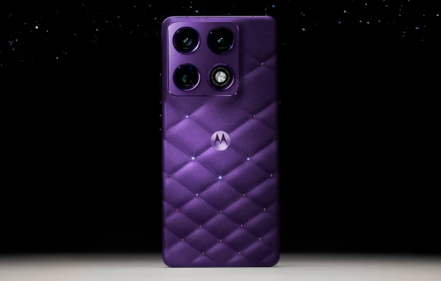 Motorola Unveils the Moto Signature Brilliant Collection With Swarovski Crystal Styling