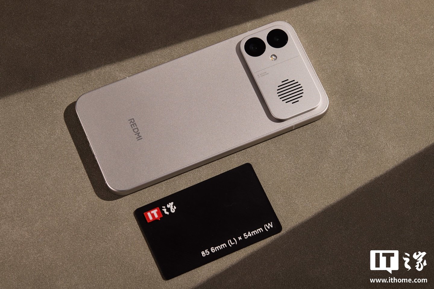 REDMI K90 Max Hands-On Shows a Cooler, More Minimal Take on a Gaming Phone