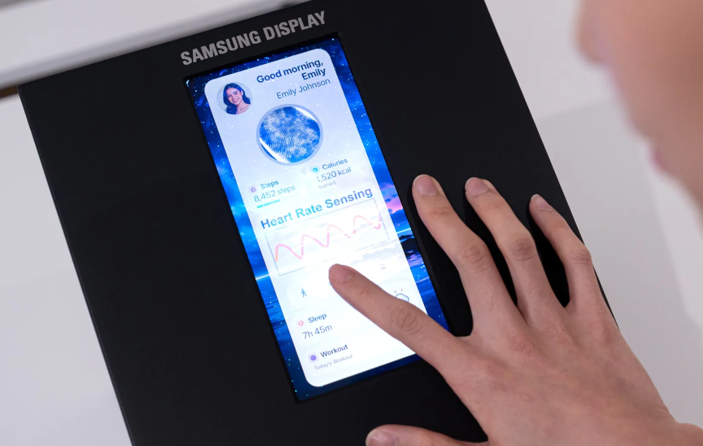Samsung Shows Off a Phone Display That Can Measure Blood Pressure and Block Side-Angle Snooping