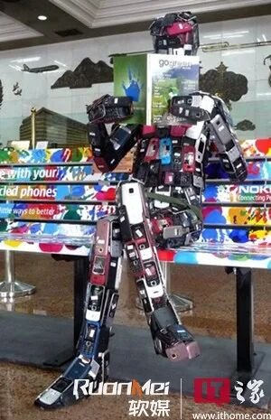 Could the Smartphone Turn Into a Robot? Why the Idea Is Back on the Table