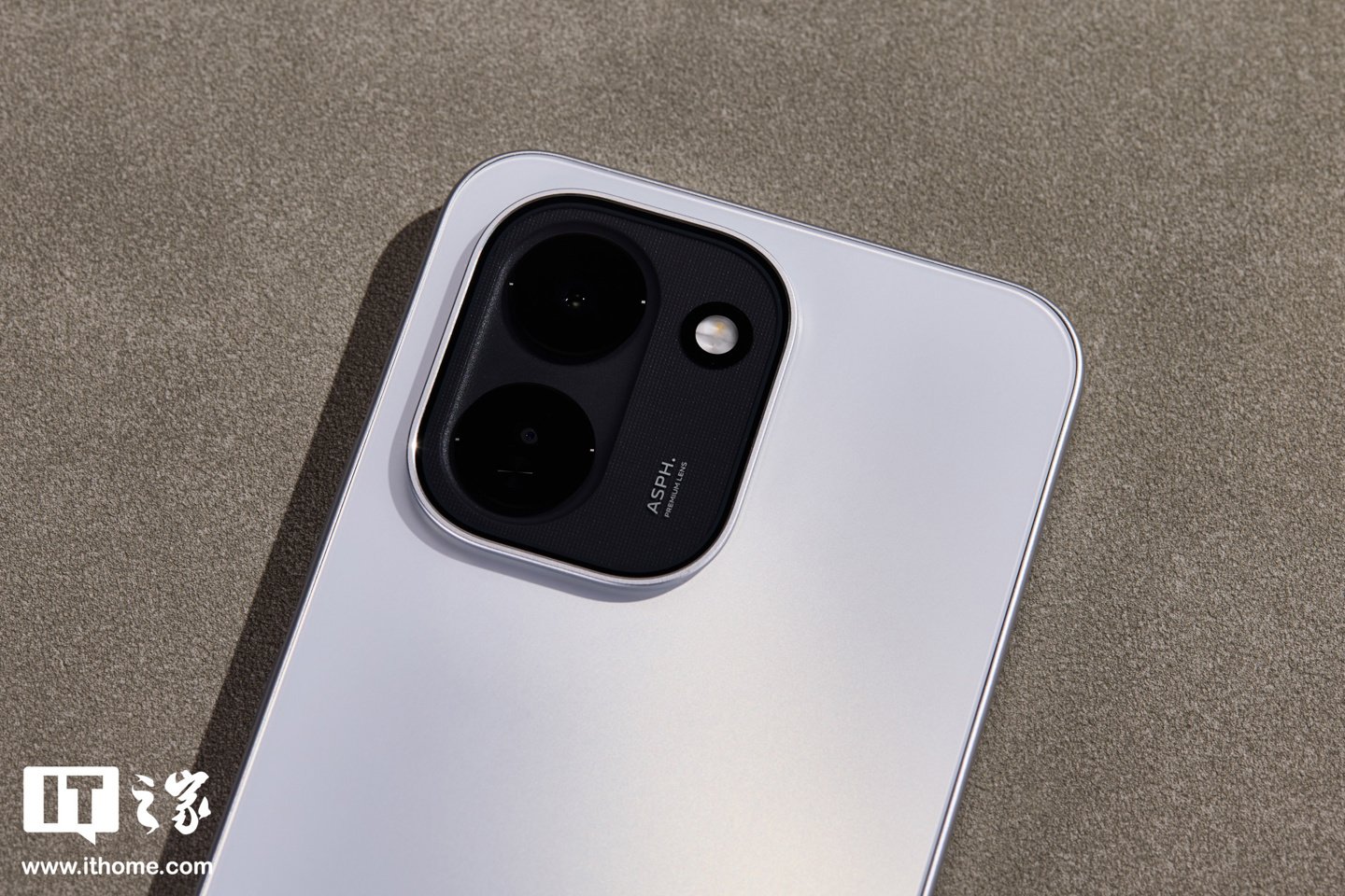 vivo Y600 Turbo Appears on Official Site Ahead of May 25 Presale image 2