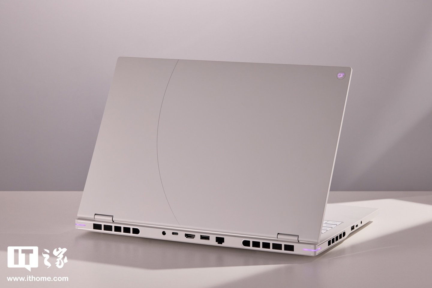 Colorful iGame M16 Origo Hands-On: Voice Wake, RTX 5060 Power, and a 300Hz Display
