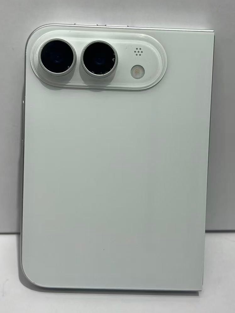 iPhone Fold Dummy Model Leak Shows a White Book-Style Design and 7.8-Inch Inner Display image 2
