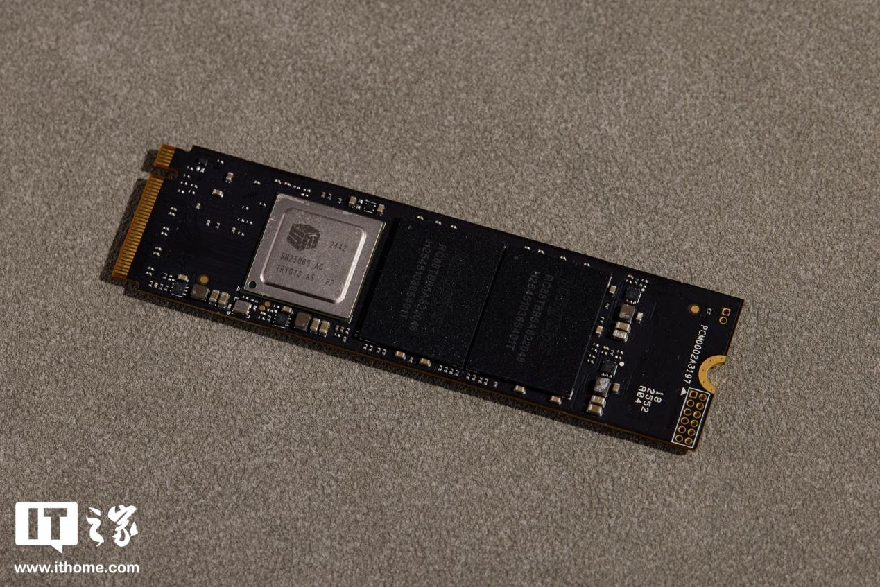 Lexar NM1090 PRO 8TB SSD Review: PCIe 5.0 Storage Built for Heavy AI PC Workloads supporting image 4