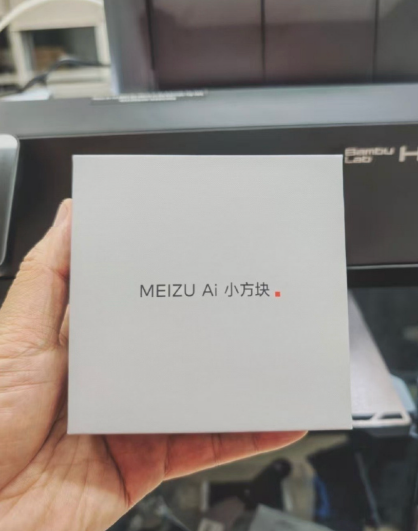 Canceled Meizu 22 Next AI Cube Prototype Appears With Unisoc T8200 and a 4-Inch Body image 2