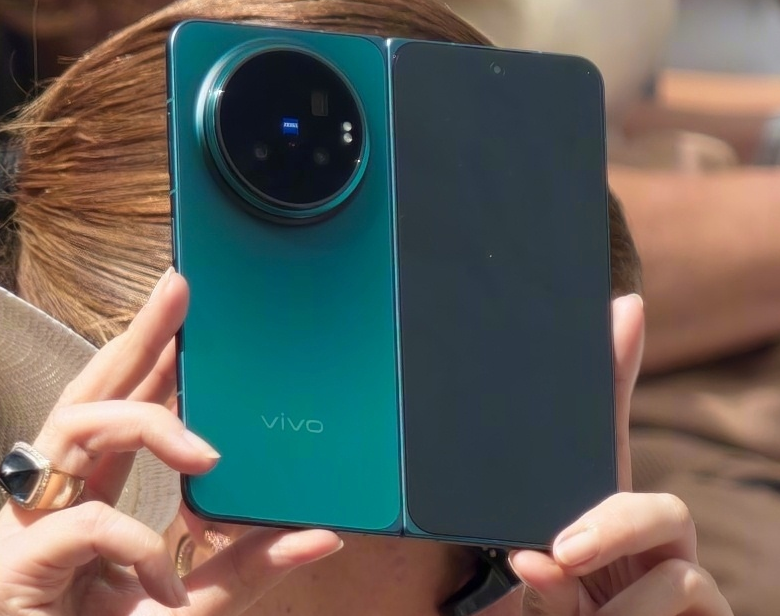 Vivo X Fold6 photographed at public event